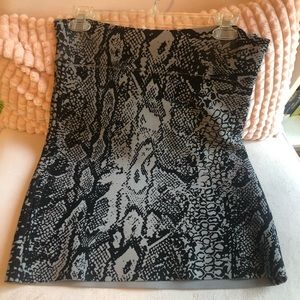 Snake print bcbg bandage skirt 😍